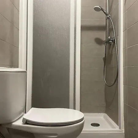 1881 Historical Loft With Garden ליסבון