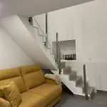 1881 Historical Loft With Garden Lejlighed